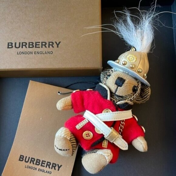 BURBERRY Bear 🐻 guardsman 💂‍♂️ keychain purse charm - Picture 1 of 6